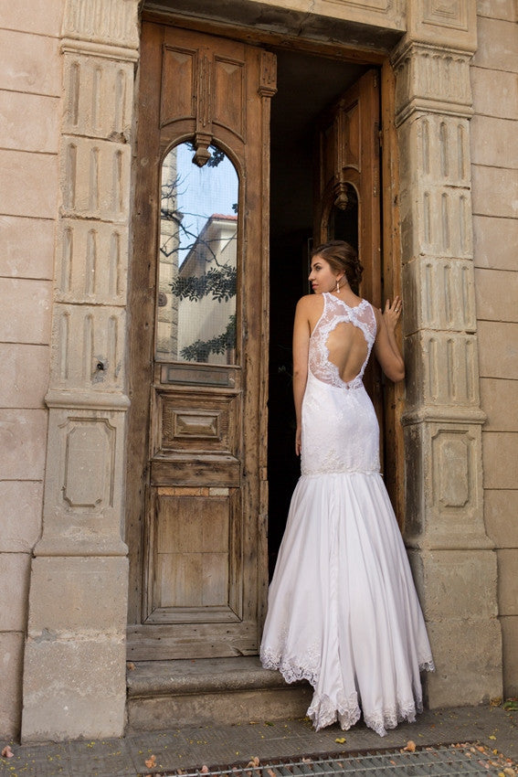 Pattern: Cupped Wedding Dress with Open Back
